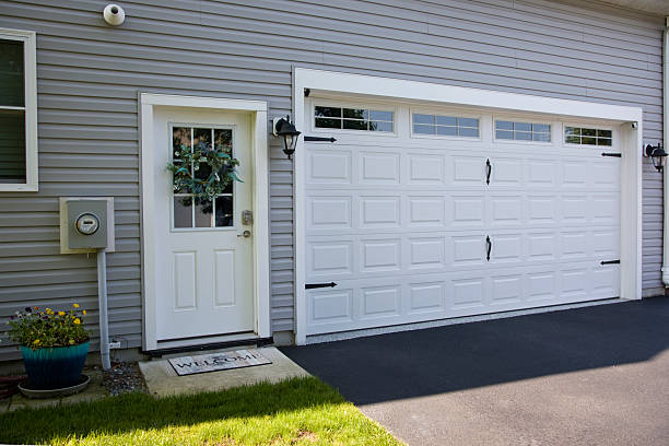 24/7 Emergency Garage Door Panel Replacement experts in Whitehouse, OH